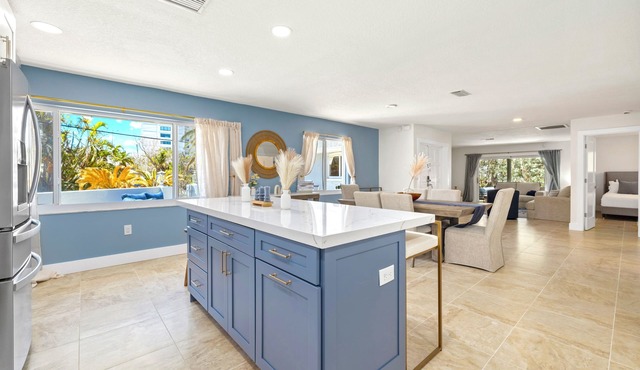Gertrude Siesta | Private Patios, Beach & Village, 100 steps to Best Views on Siesta Key