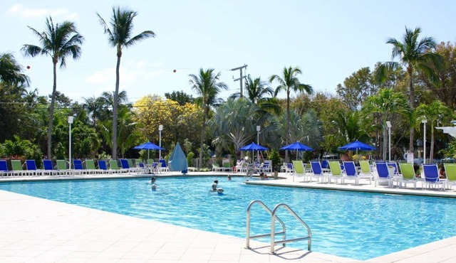 Get Ready for Adventure! 2 Great Units, Free Parking, Tennis Courts, Hot Tub