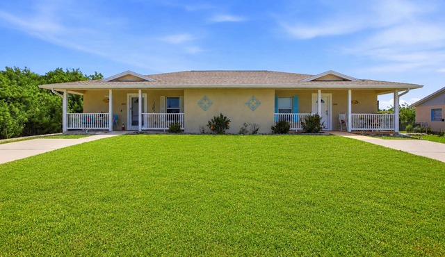 Gorgeous master unit w 2 full kitchens