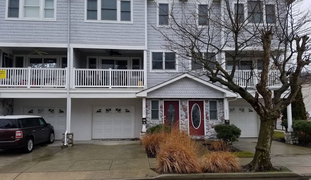 GORGEOUS Townhouse 1 Blk to Beach/Boards !