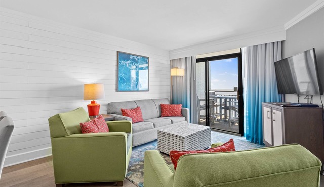 Grande Cayman 3BR | Ocean Views & Resort Perks