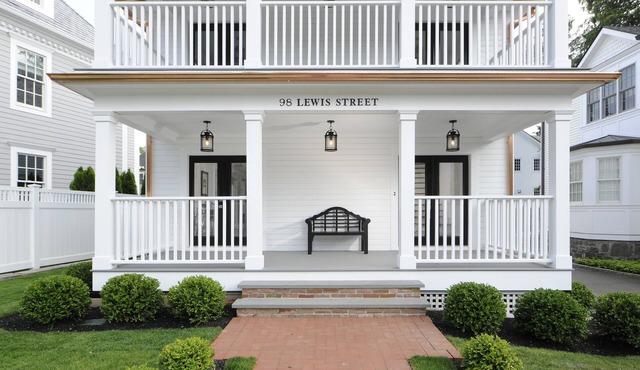 Greenwich proper - 2 blocks from Downtown, New - Stylish, Fully loaded, Parking