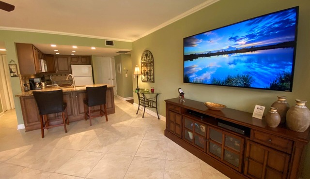 Ground Floor - Delightful and Totally Divine - Free Netflix, WI-FI, Chromcast