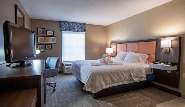 Hampton Inn Hadley-Amherst Area