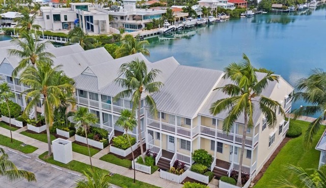 Harbor Village Home with Boat Dockage: Canalside 3BR/3BA Cottage 7079