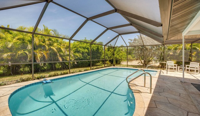 Heated Pool! Extended Stay 4 Mi to Manasota Beach