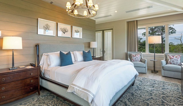 Helenbrook Homes Hotel in pleasant Palm City