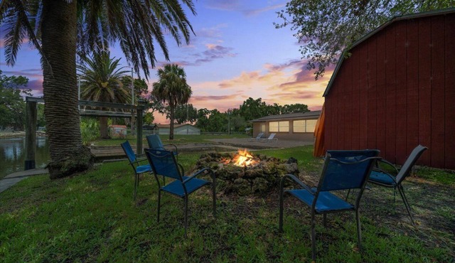 Hidden Waterfront Haven - 3BR/2BA-Boat Slip-Kayaks-Fire Pit! in Crystal River