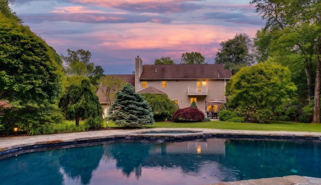 Highland Colonial w/Private Pool