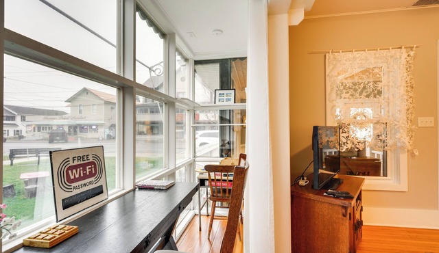 Historic Bemus Point Studio w/Porch: Walk to Lake in Bemus Point