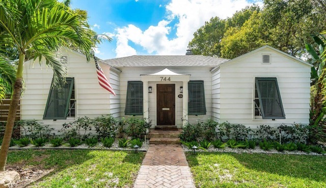 Historic Flamingo Park Pool Home in Downtown WPB