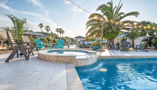 History By Day Heaven By Night Waterfront Pool Oasis, Kayaks/Bikes Make Memories