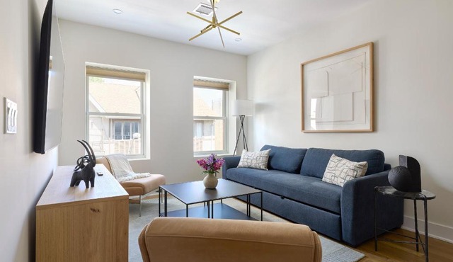 Hoboken Loft Hideaway - walk to PATH