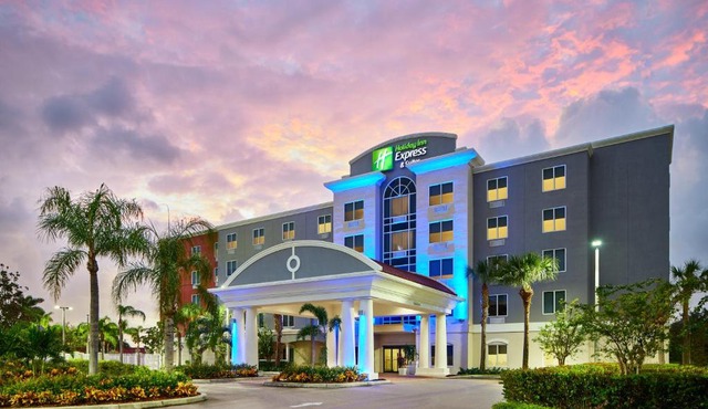 Holiday Inn Express Hotel & Suites Port St. Lucie West by IHG