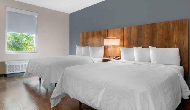 Homey Suite w/Kitchen | Free Breakfast | Free Parking | Onsite Pool