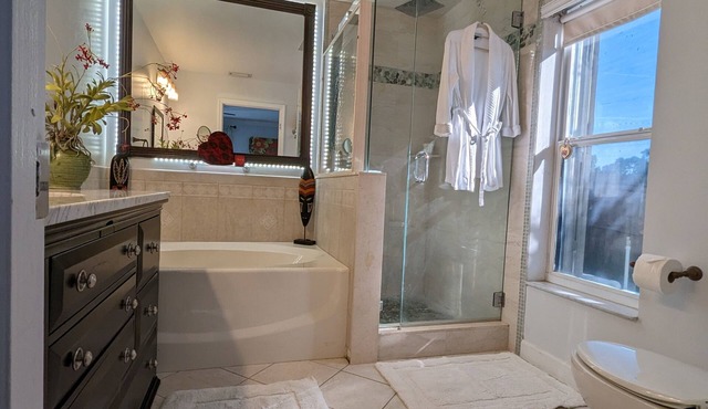 Honey Room Perfect Comfort with Wi-Fi & Free Parking