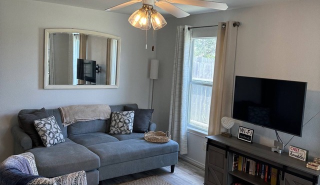 Hook, Relax & Stay: 3 BR Fishing Haven in Aransas Pass in Aransas Pass