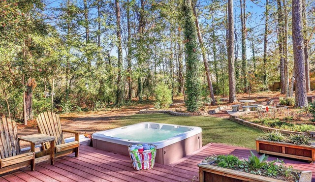 Horseshoe Pit Game Room Spa Huge Backyard in Evans