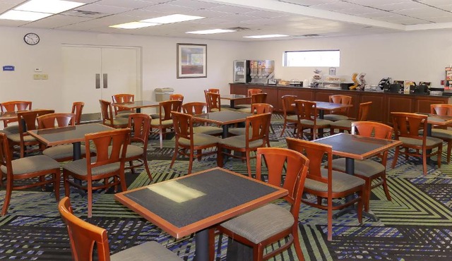 Hotel South Tampa & Suites