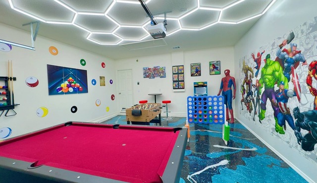 Huge Yard + Mini Golf + Pool + Grill + GameRoom