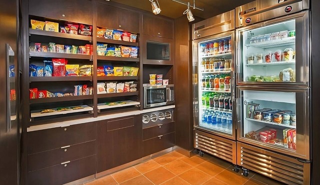 Indulge in Home Like Comfort! 2 Modern Units, Near Atchison Fields, Pet-Friendly