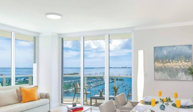 Insane Ocean View Suite - Coconut Grove Oasis