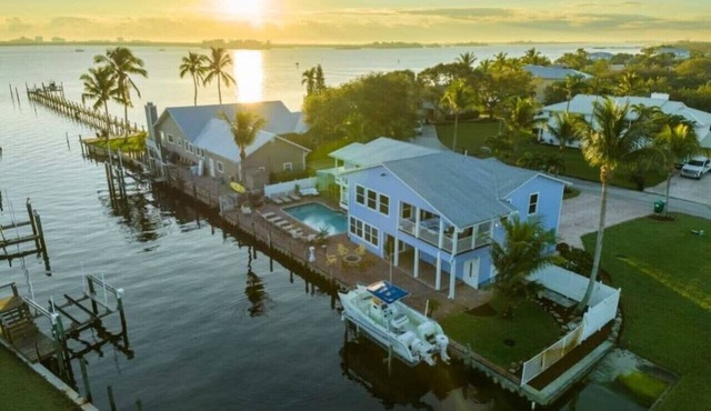 Intracoastal 6BR Home w/ Pool