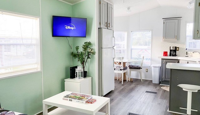 Jedi cottage 4 miles from Disney! Mins from universal!