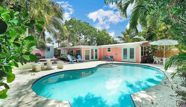 Jensen Beach Cottage w/HEATED pool