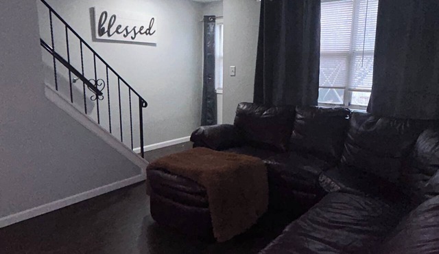 Kickback and relax in this beautiful apartment close to all arenas and malls