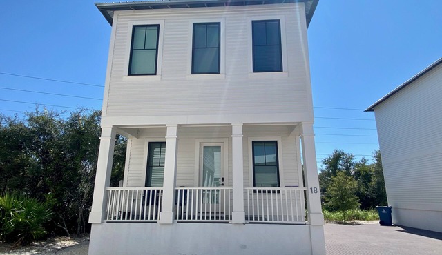 Kingfisher Cottage at Tannin - It's time for the Beach! Book Now!