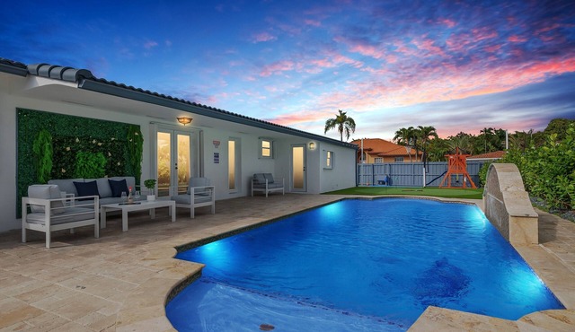 La Femme Resort/Heated Pool/Mini Golf/Pickleball/5 Bedrooms/Jacuzzi/BBQ