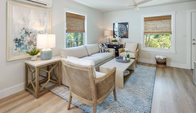 ~LA MAISONNETTE~ Gated condominium 1 block from the allure of Duval Street.