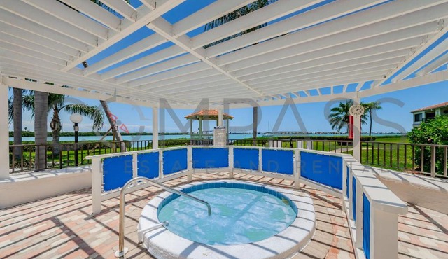 La Puerta Bright and Sunny Golf Course Villa
