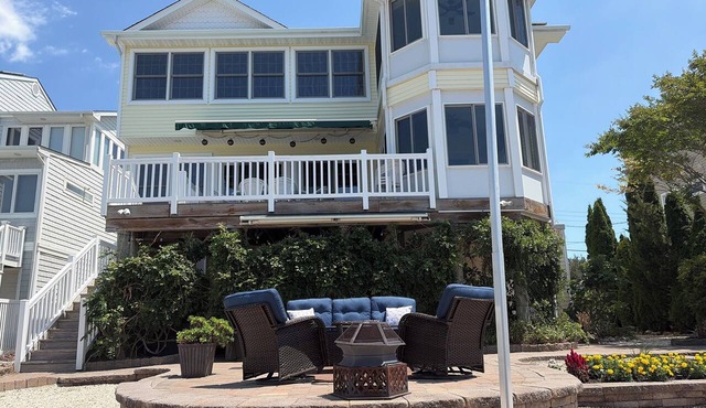 Lagoon Luxe at Osborn Island - Private Dock - Minutes to LBI and Graveling Beach