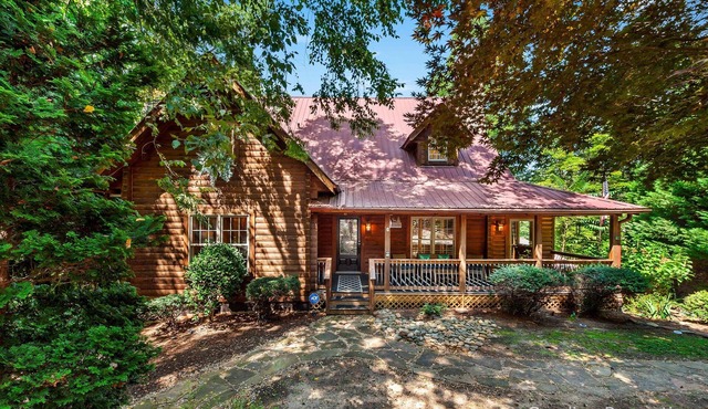 Lake Adger Lakefront, Hot Tub - Big Cat Mountain House by Carolina Properties