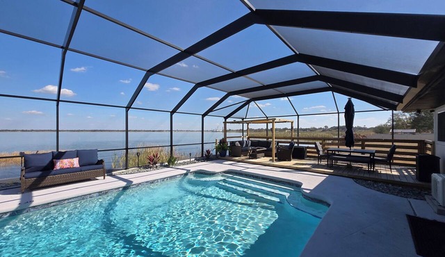 Lake home with wildlife views -gorgeous sunrises & heated pool!