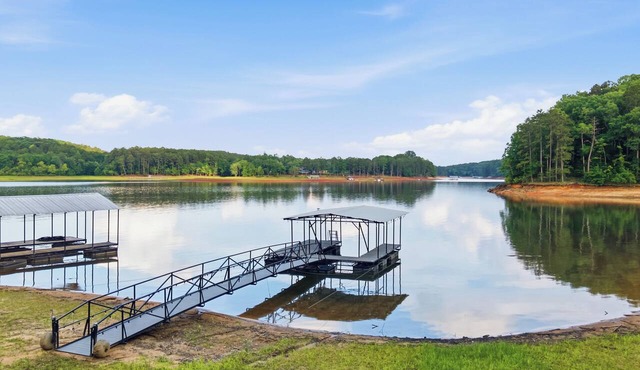Lakefront Paradise on Hartwell, Dock, Paddleboards, Game Room