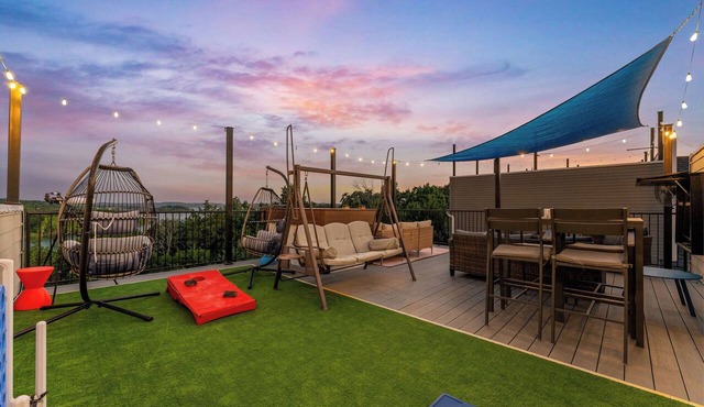 Lakefront Rooftop Hangout Hot Tub Fire Pit Arcades in Branson