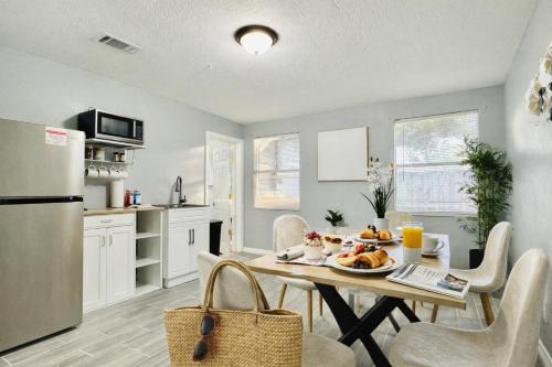 Lakeland Retreat Quiet Patio Free Parking