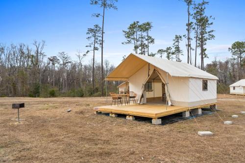 Lakeside Glamping with Free Kayaks & Fishing