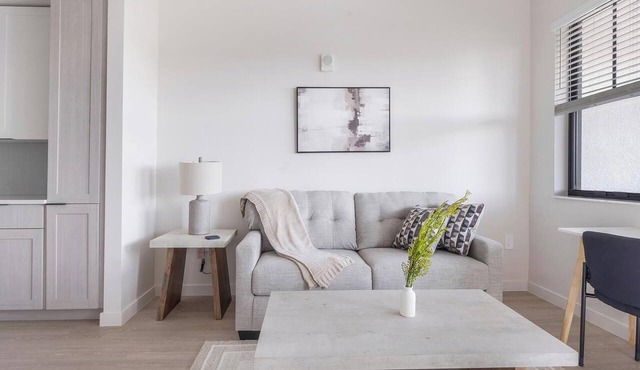Landing | Beautiful 1BD, Gym, Clubhouse