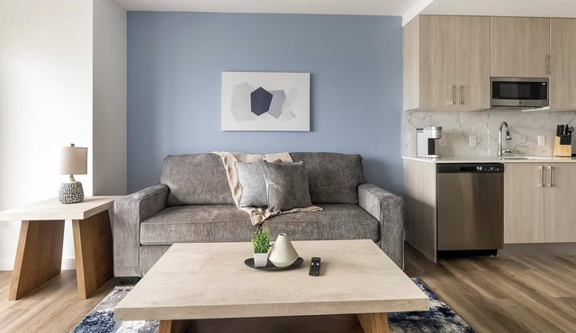 Landing | Beautiful 1BD, Pool