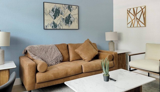 Landing | Beautiful 1BD, Pool, Gym