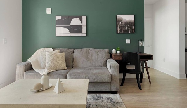 Landing | Beautiful 2BD, Clubhouse, Gym