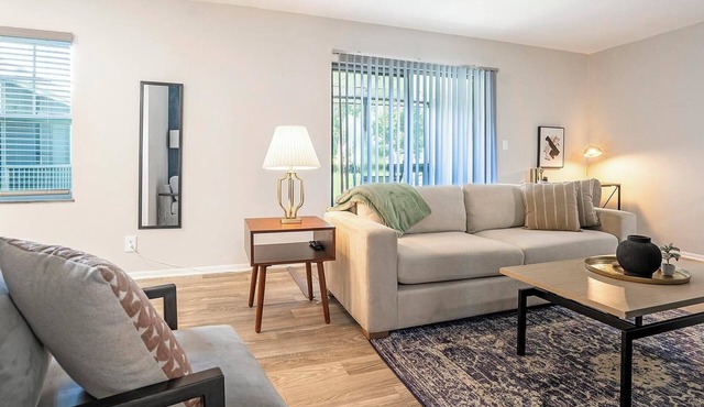Landing | Beautiful 2BD, Gym