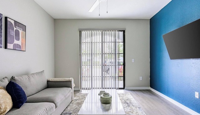 Landing | Beautiful 2BD, Gym, Clubhouse