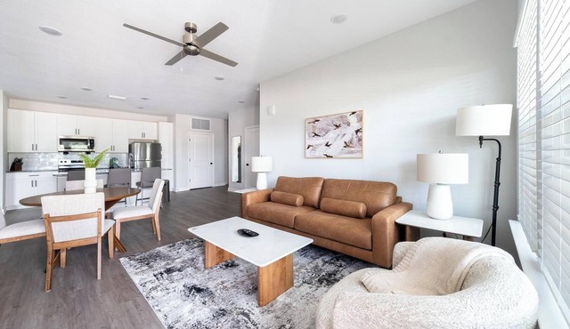 Landing | Beautiful 2BD, Gym, Pool