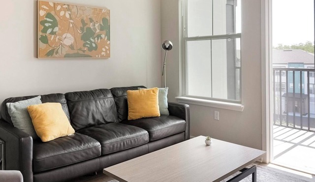 Landing | Chic 1BD, Gym, Clubhouse