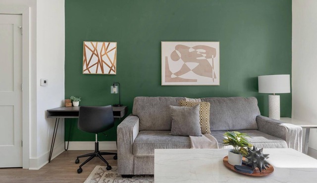 Landing | Chic 1BD, Gym, Clubhouse